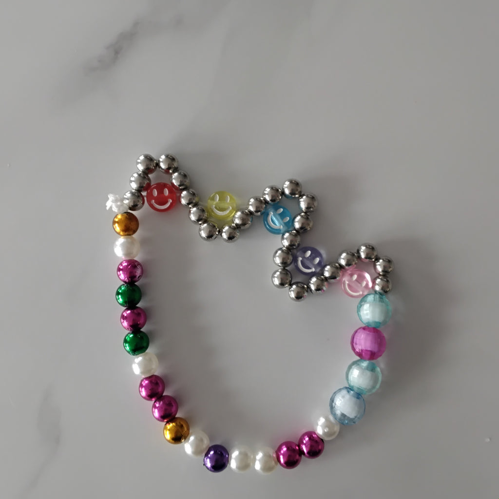 Preppy smiles wave bracelet with pearls