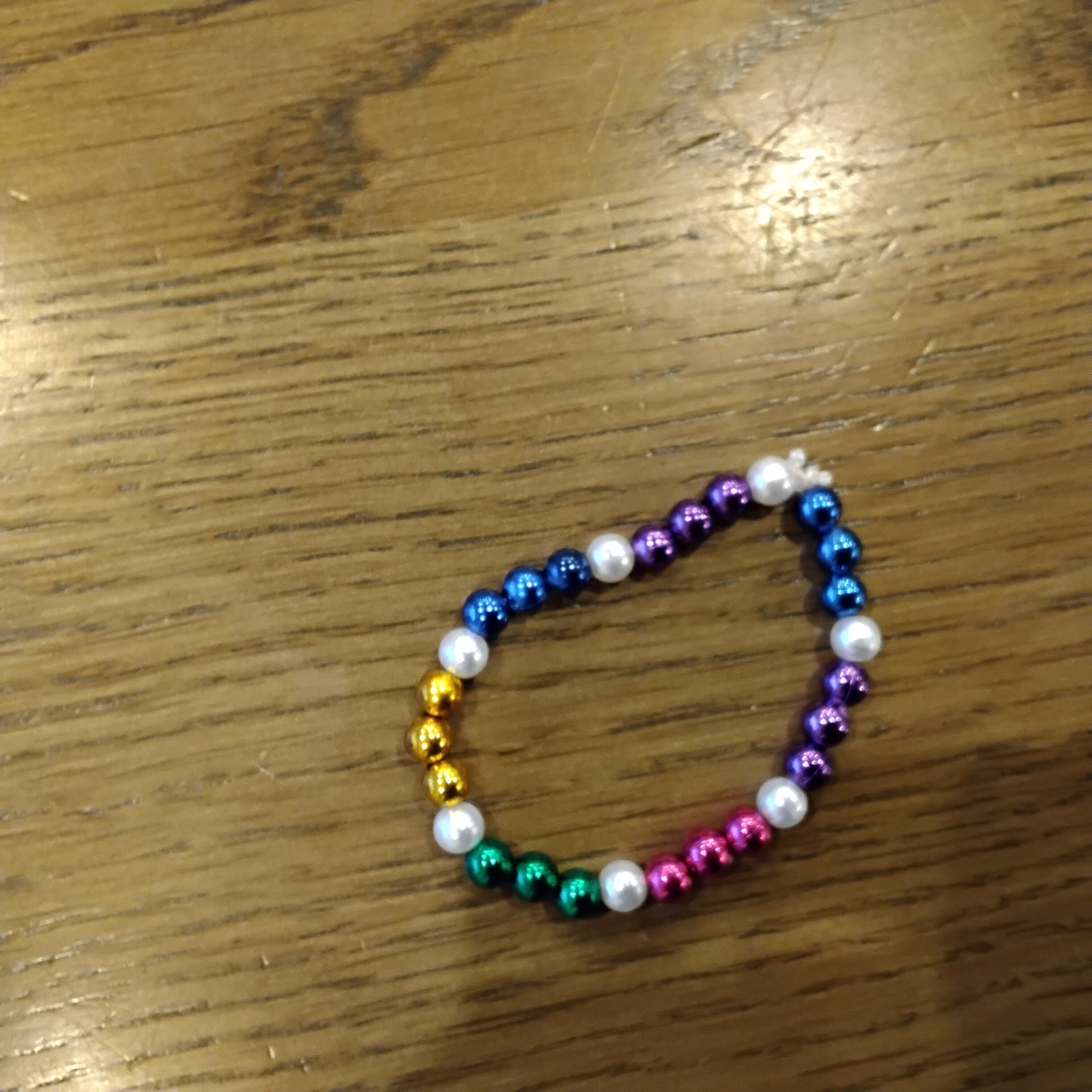 Colour Pearl with white ✨️ Pearl bracelet