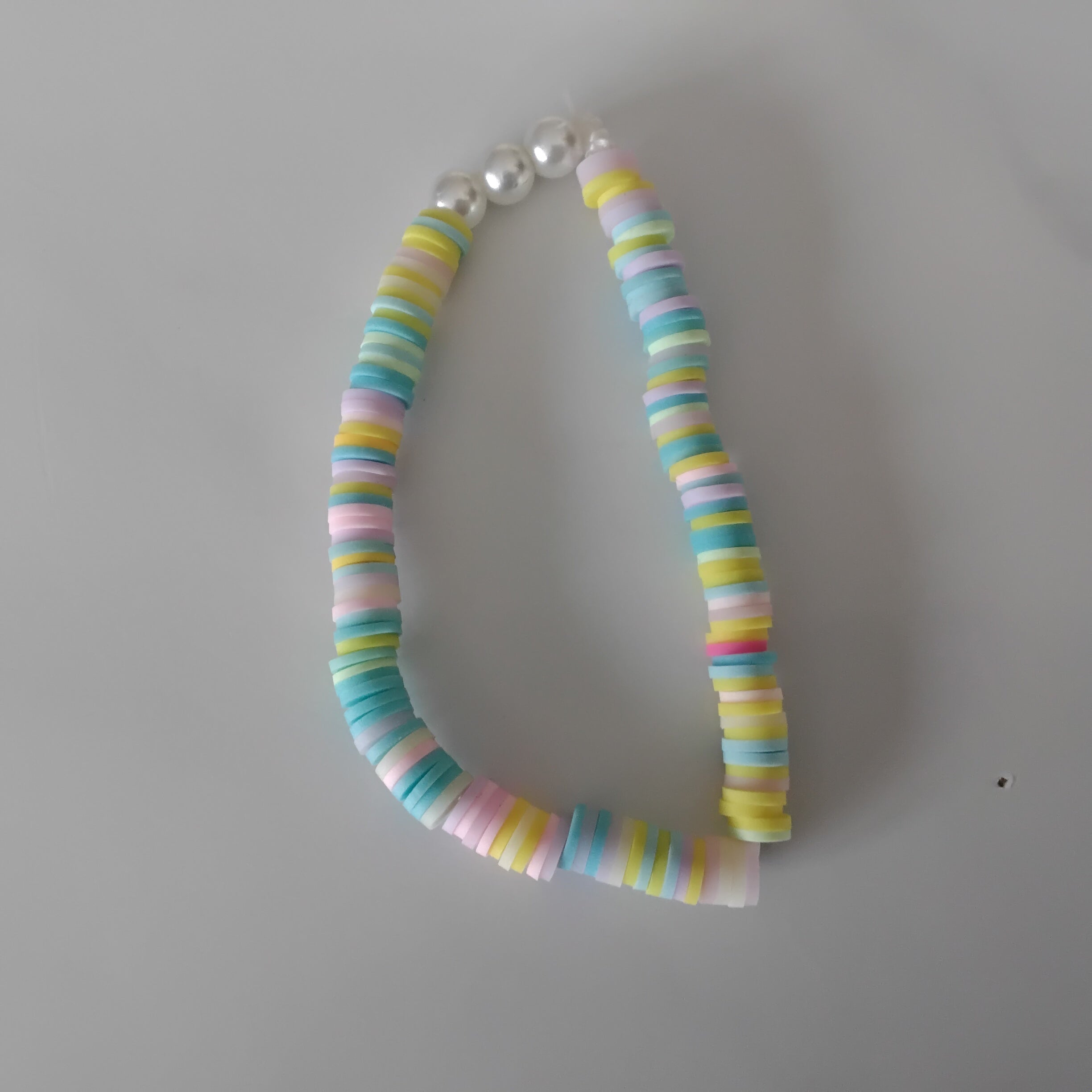 Clay bead bracelet with pearls