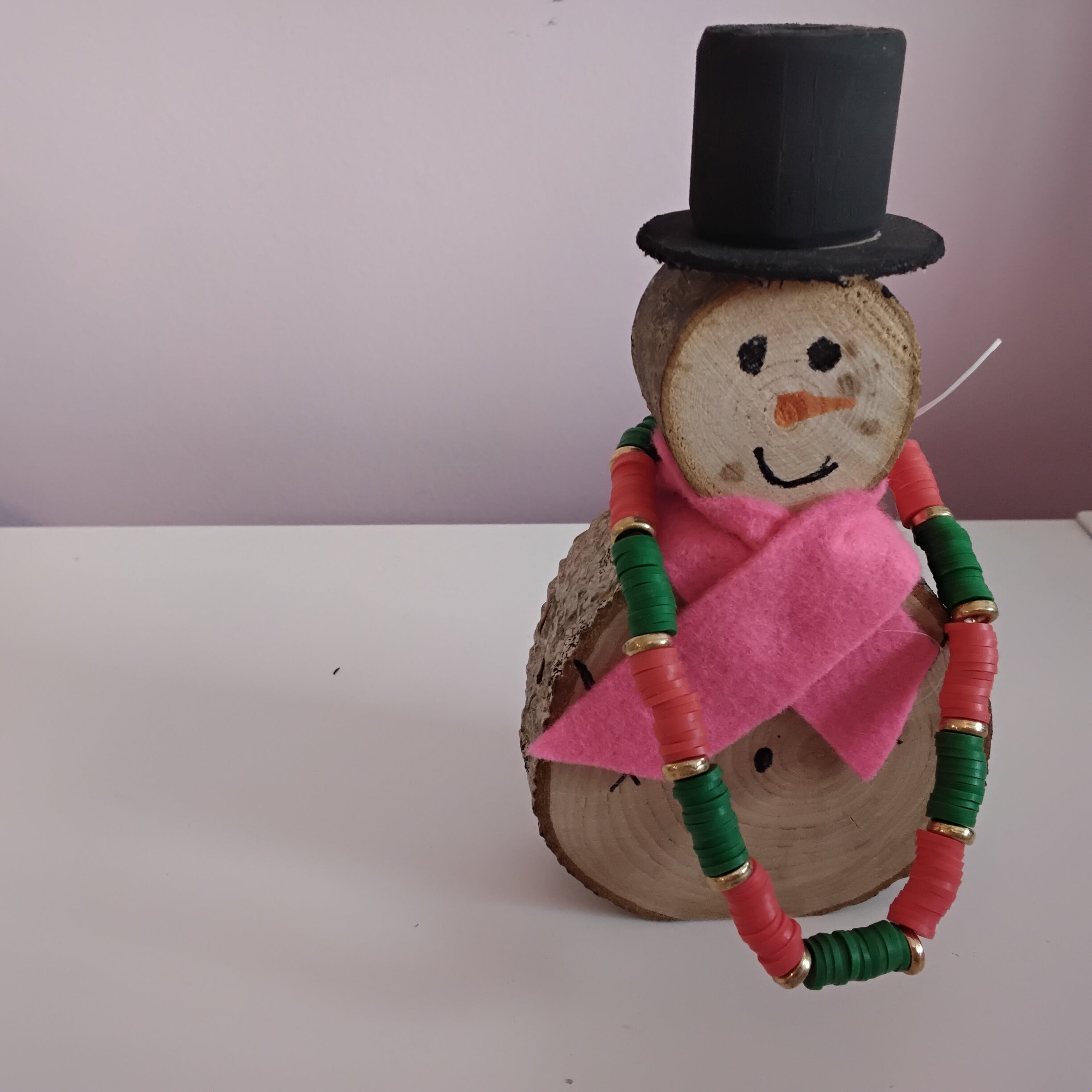 Green and red christmas clay bead bracelet