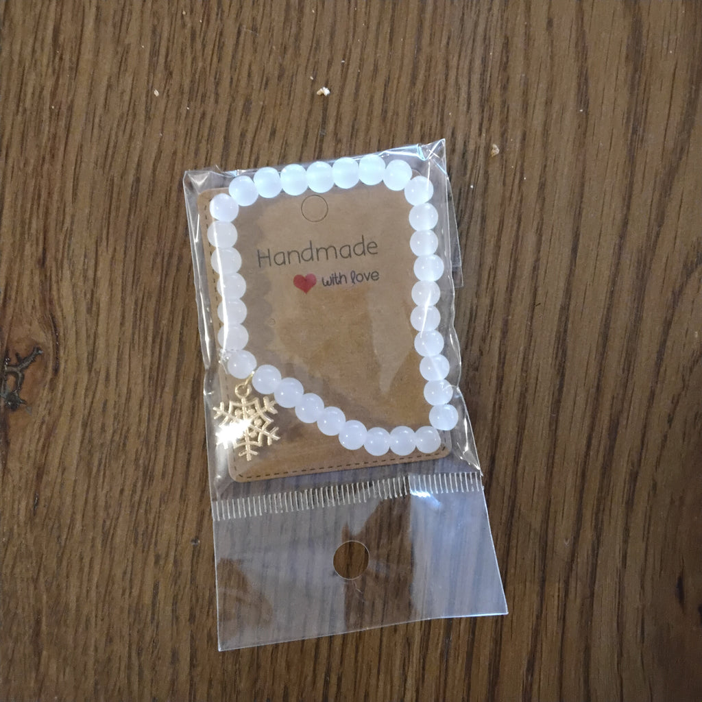 Glass bead bracelet with snowflake