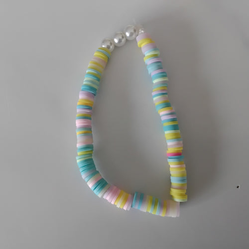 Clay bead bracelet with pearls