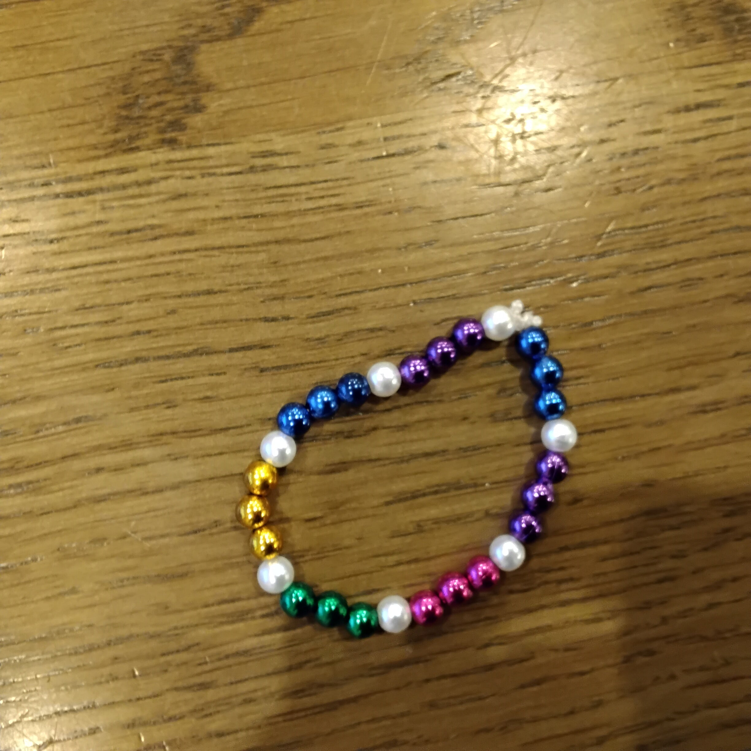 Colour Pearl with white ✨️ Pearl bracelet